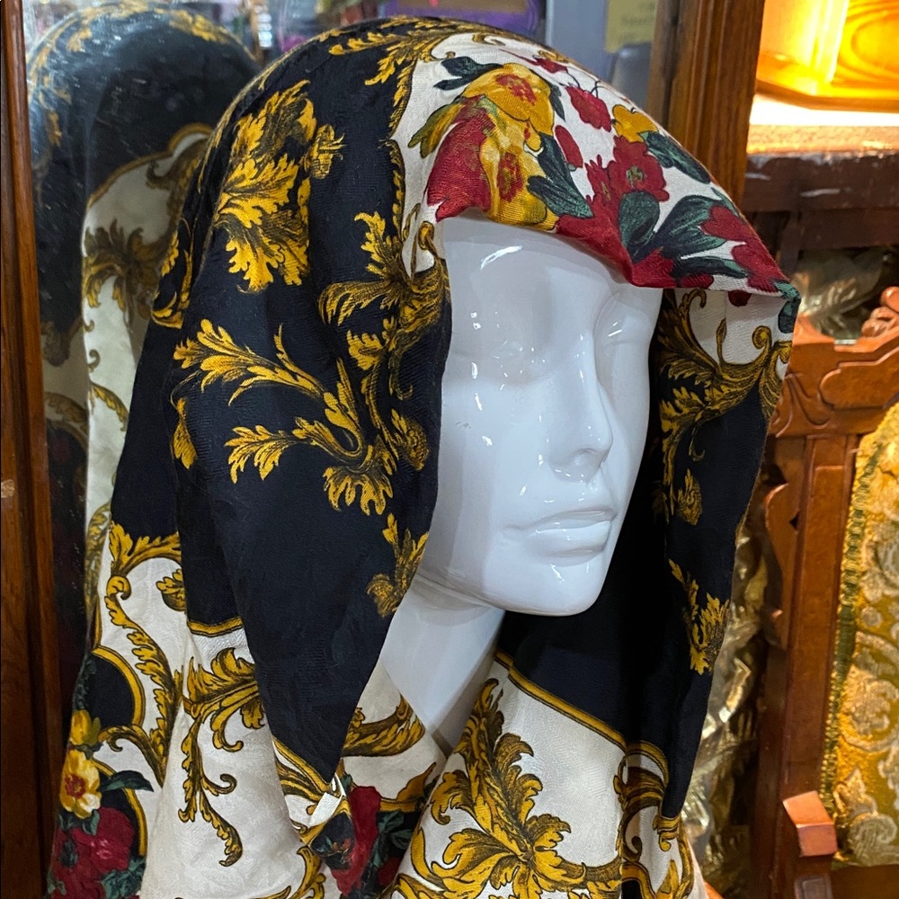 Floral Medallion Baroque Print Top in Black, Red & Gold 45 x 42 inch - Picture 3 of 5